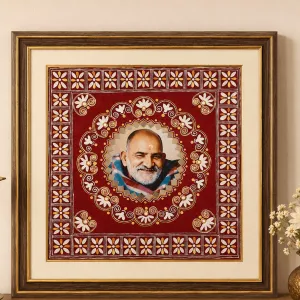 Handmade Aipan Art Neem Karoli Baba Wall Decor with Wooden Frame – 15×15 Inch | PahadiKala