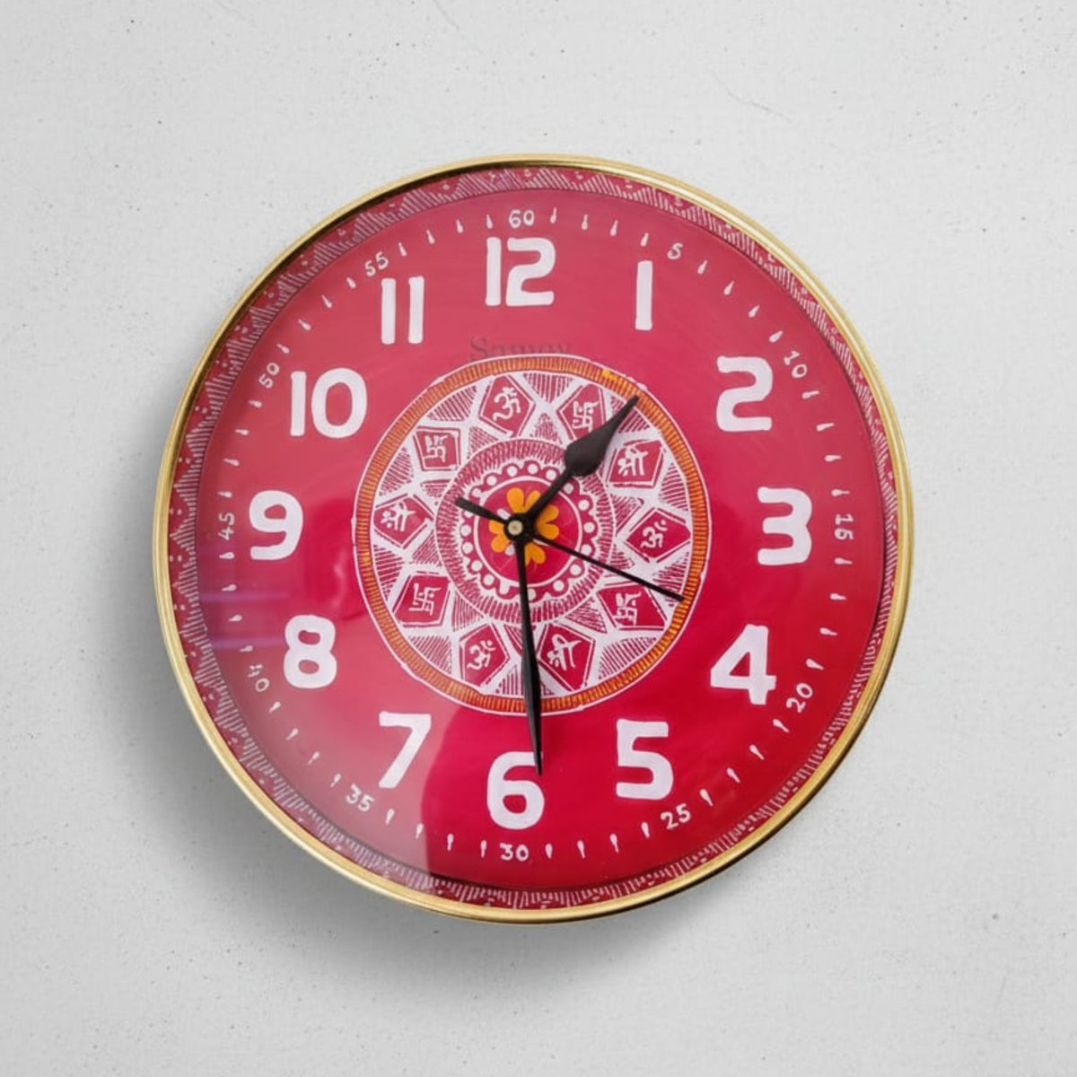 Red White Aipan Art Wall Clock 23x23 cm 375g
