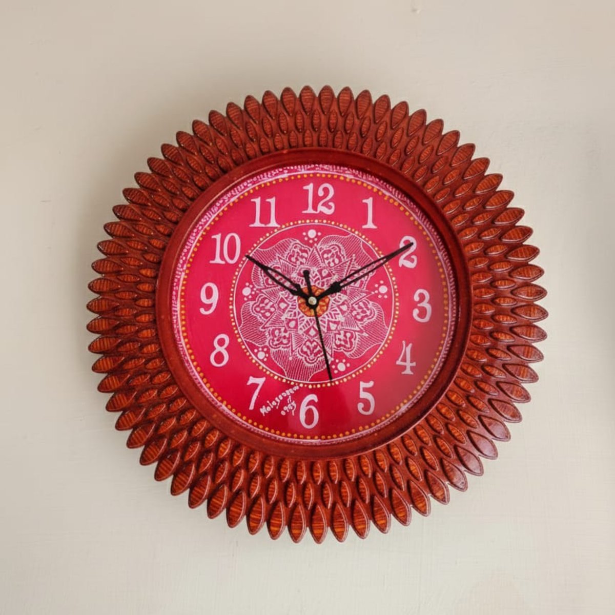 20x20 cm Aipan Wall Clock | Red Decorative Frame